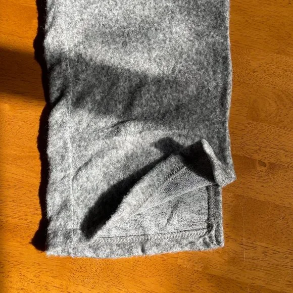 2-pc. set - size XL H&M gray sweatshirt and size Large H&M gray sweat pants - Picture 7 of 8